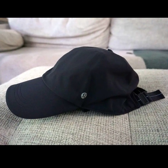 lululemon athletica Accessories - Lululemon Running Hat Reflective Womens Black Adjustable Tab One Size
